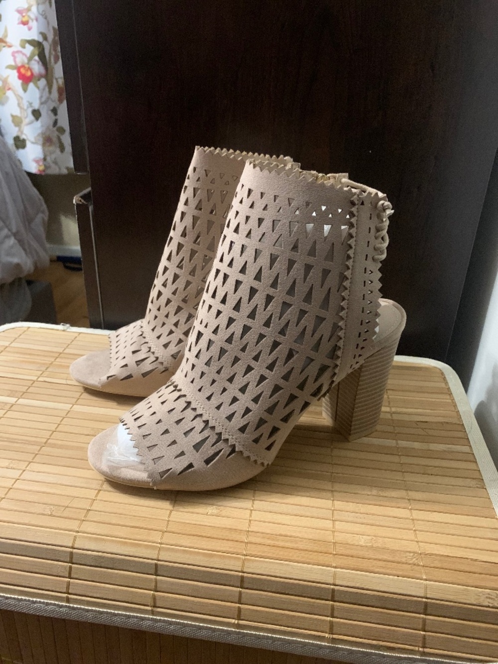 Madden Girl Peep Toe Laser Cut Block Heel Booties | Women's Size 9 | New